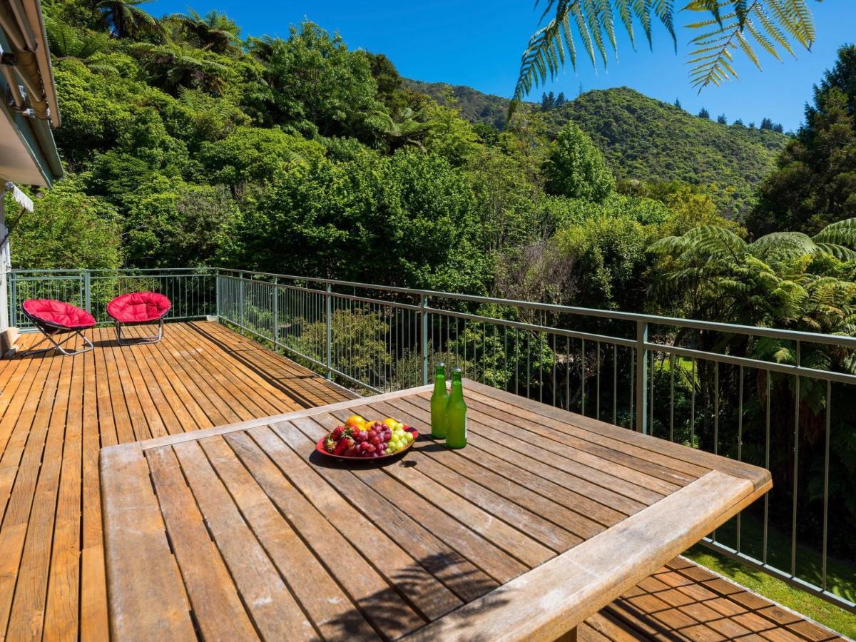 Serene Sounds - Anakiwa Holiday Home Luaran gambar